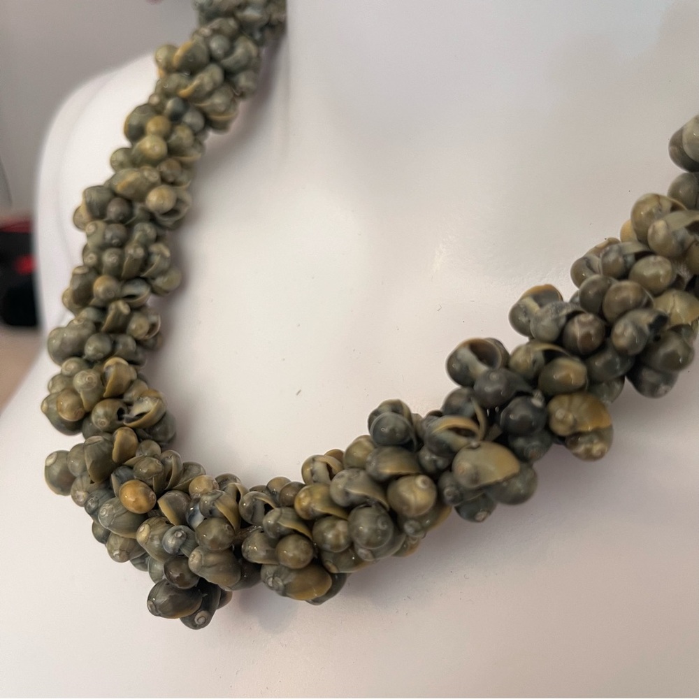 #5 Shell Necklace - Picture 5 of 5
